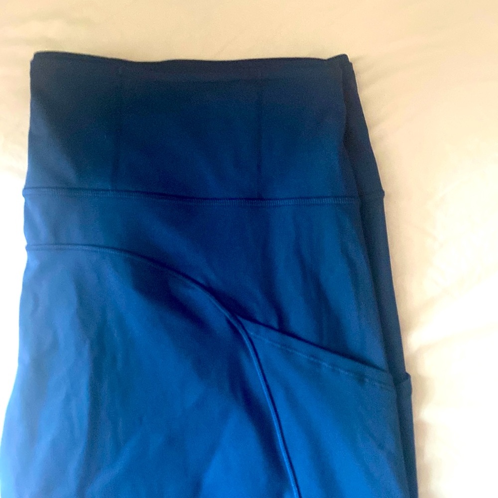 Brand new with tags Navy lulu fast and free leggings!